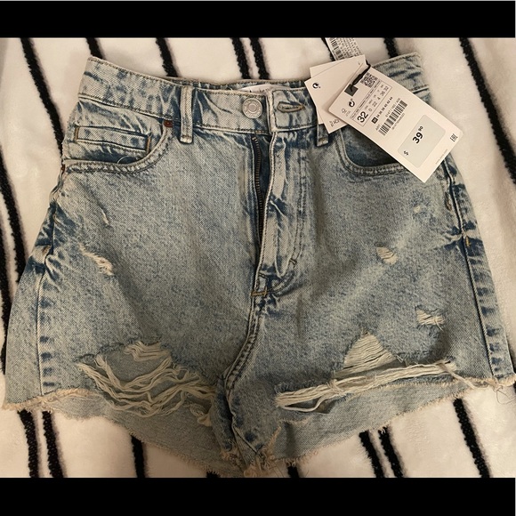 High rise shorts - Picture 1 of 3